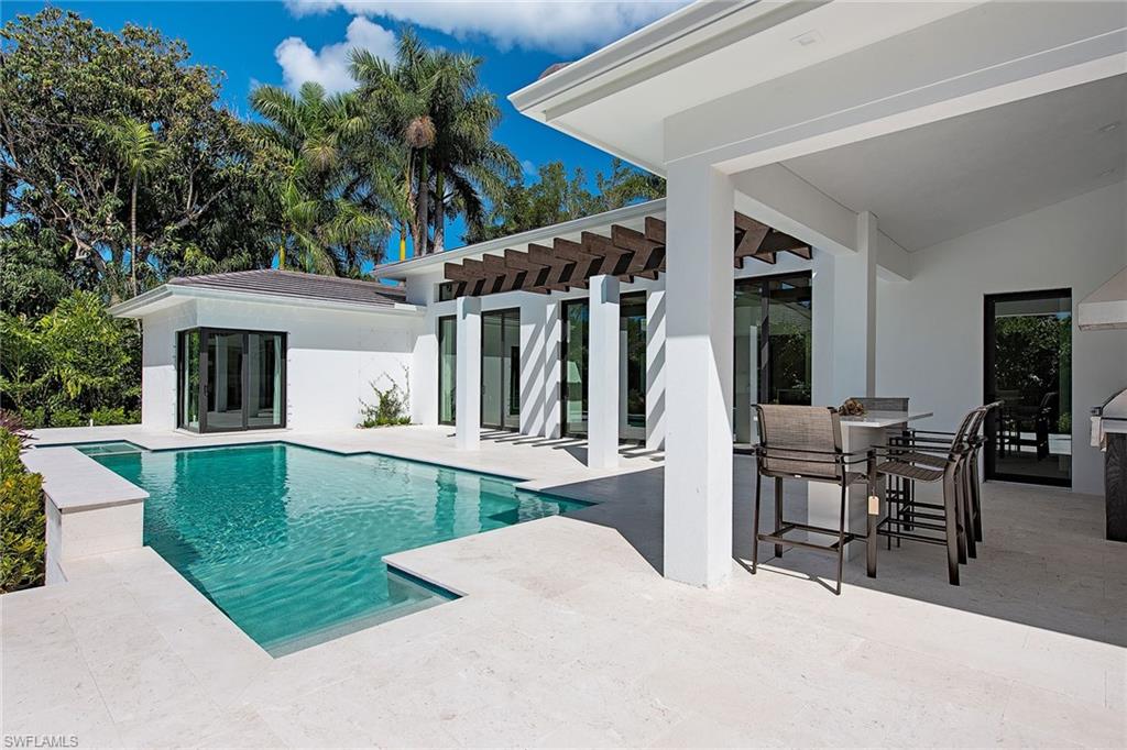 MOORINGS - Residential