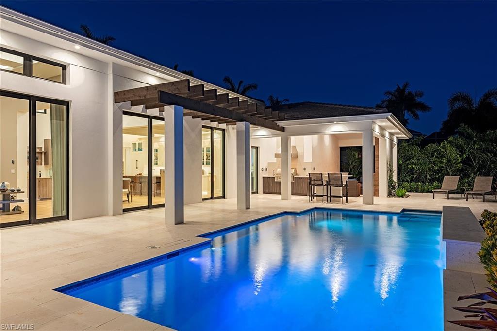 MOORINGS - Residential