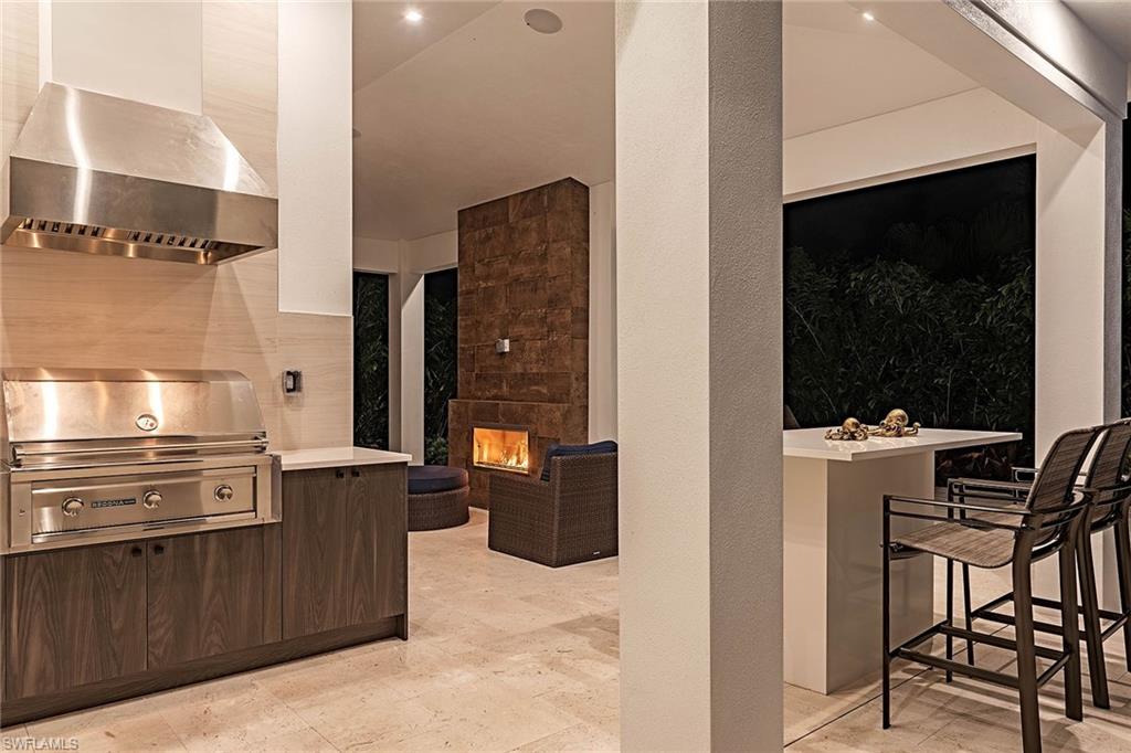 MOORINGS - Residential