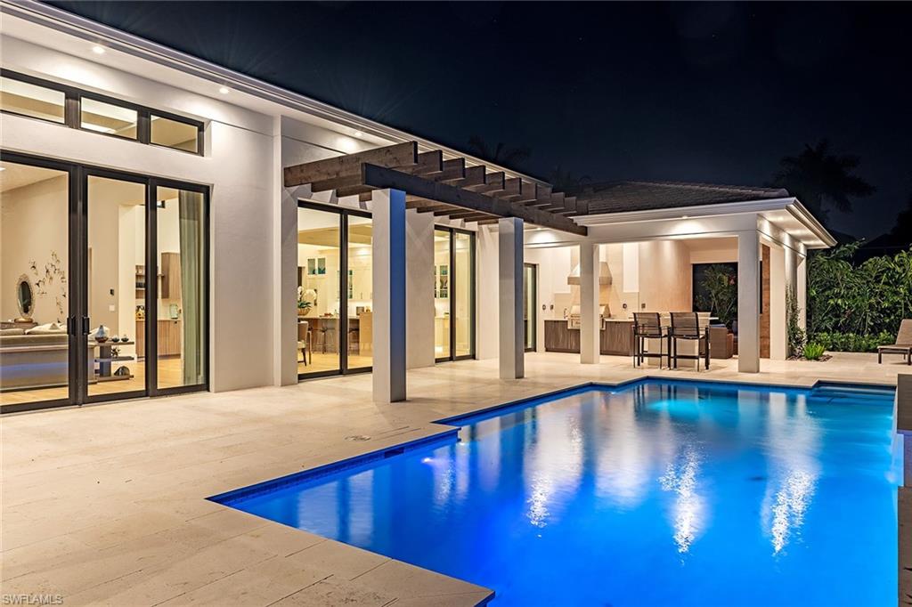 MOORINGS - Residential