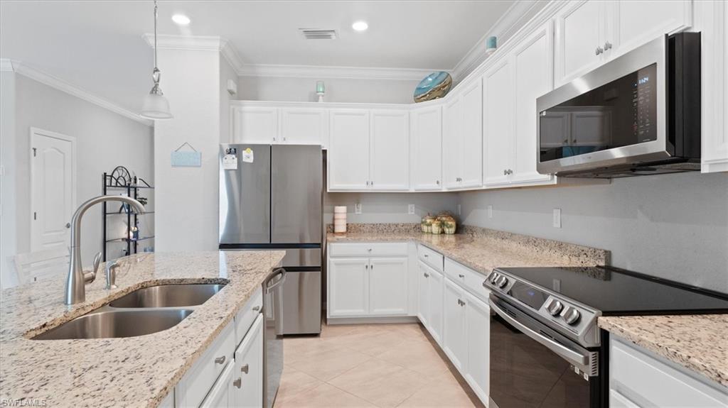 900 BUILDING - Residential