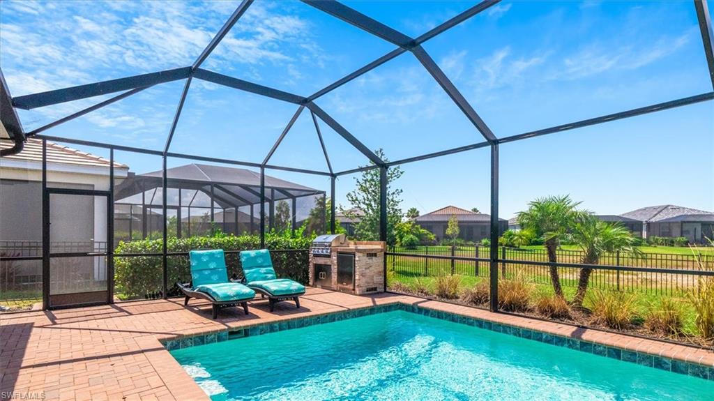 900 BUILDING - Residential