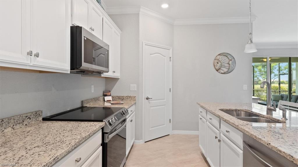 900 BUILDING - Residential