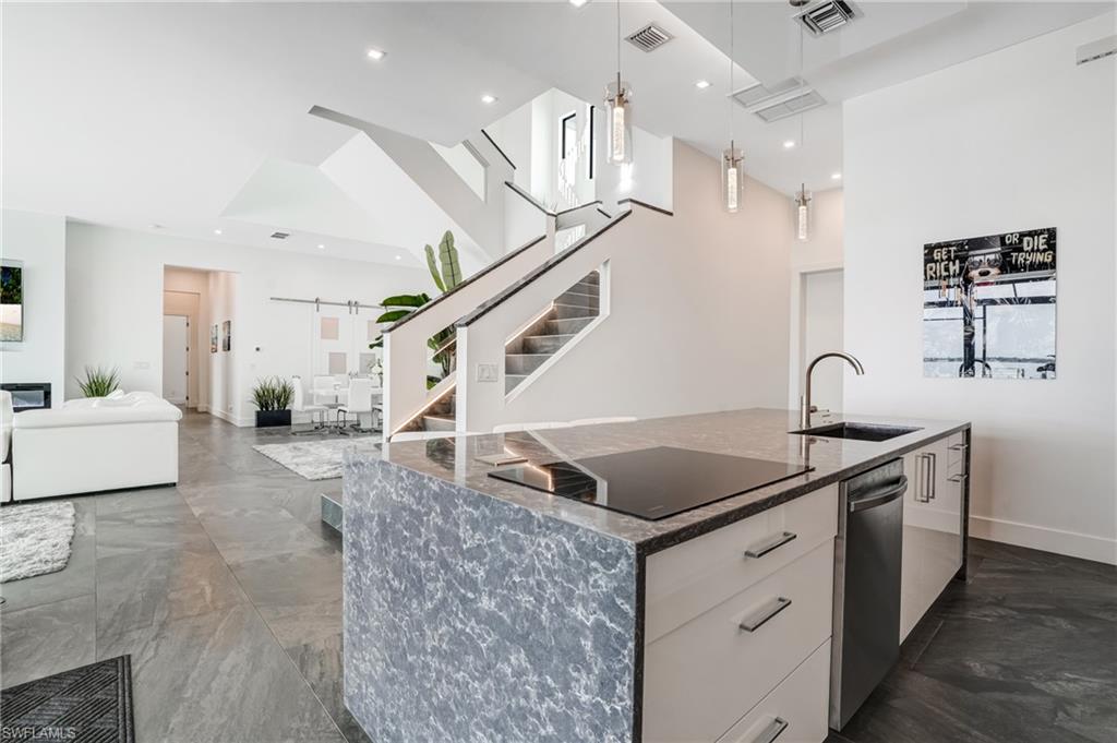 RIVERWATCH - Residential