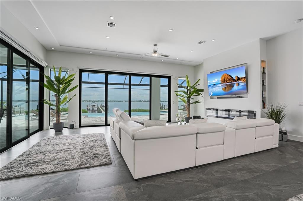 RIVERWATCH - Residential