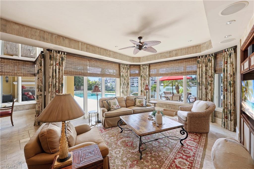 PARK SHORE - Residential