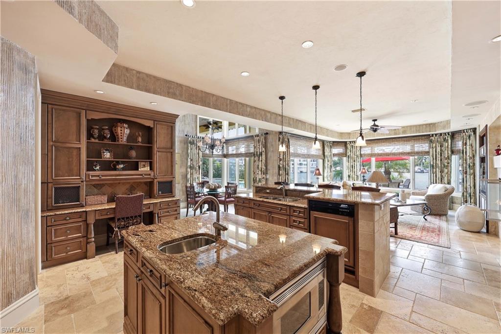 PARK SHORE - Residential