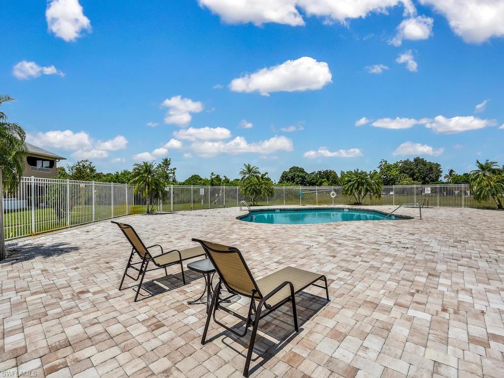 SUNSET LAKE CONDO - Residential