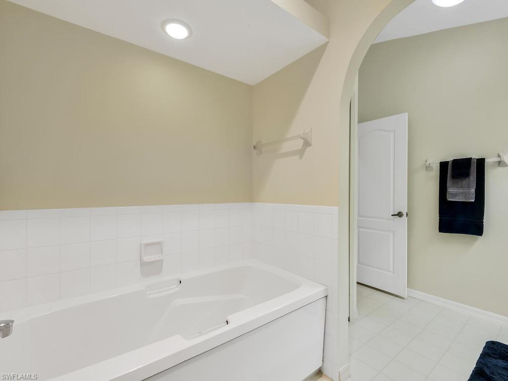 SUNSET LAKE CONDO - Residential