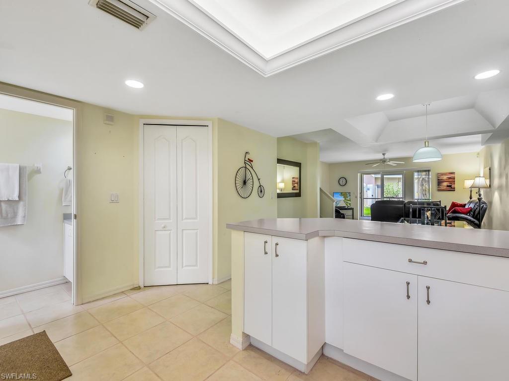 SUNSET LAKE CONDO - Residential