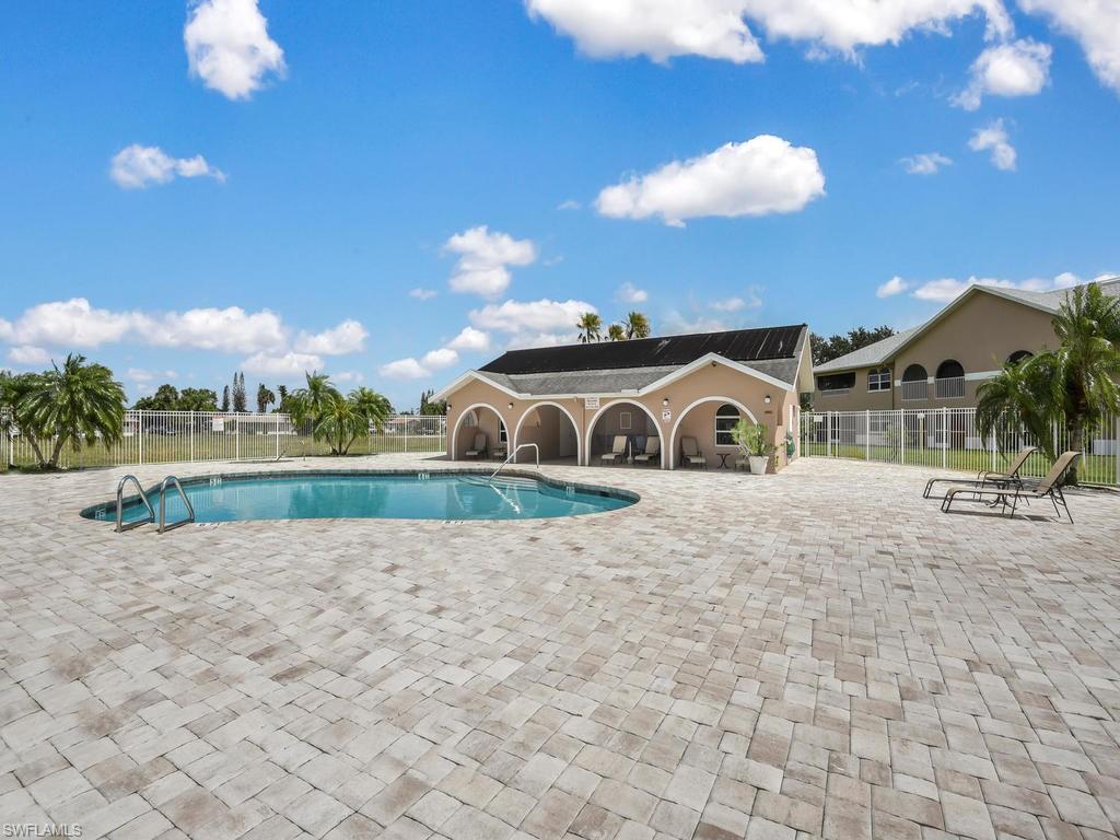 SUNSET LAKE CONDO - Residential