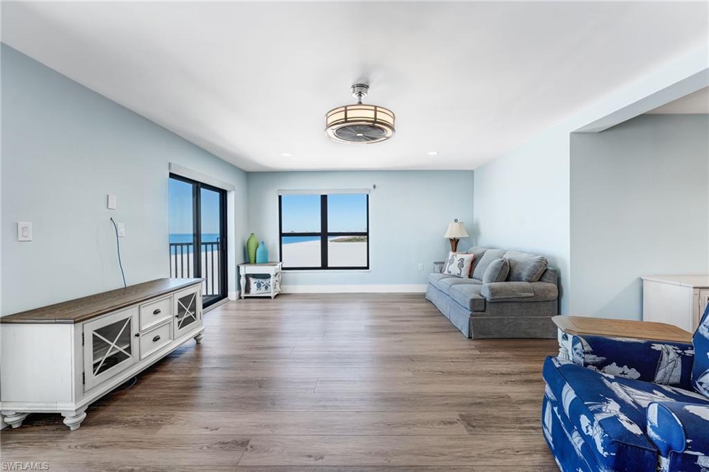 ISLAND WINDS CONDO - Residential