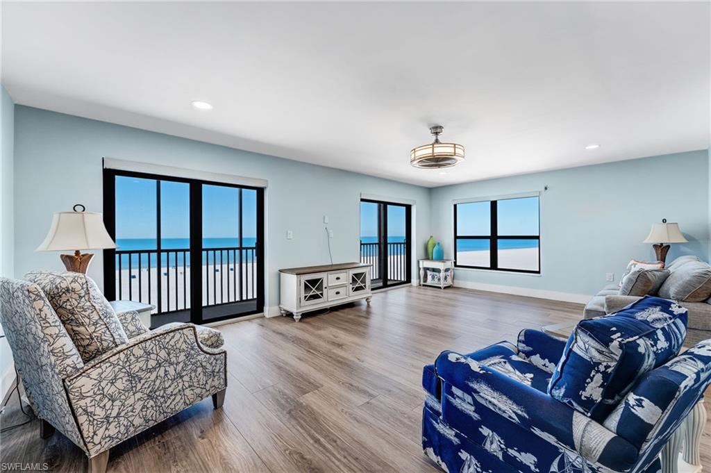 ISLAND WINDS CONDO - Residential