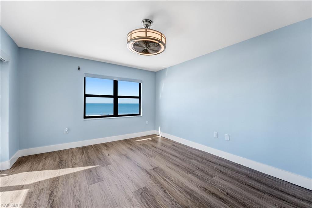 ISLAND WINDS CONDO - Residential