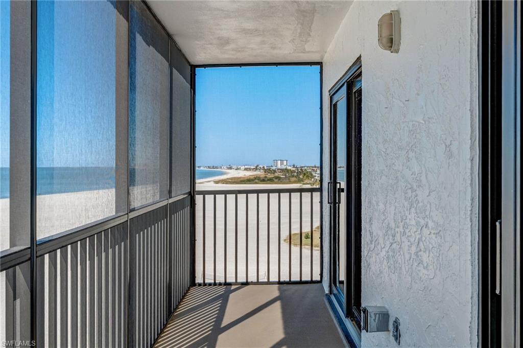 ISLAND WINDS CONDO - Residential