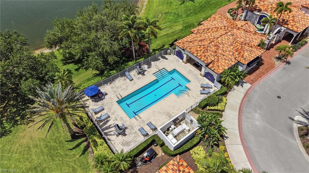 VILLAGE WALK - Residential