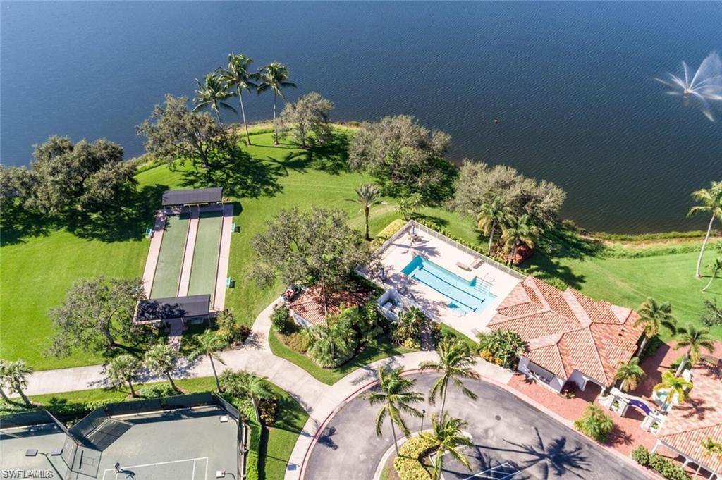 VILLAGE WALK - Residential