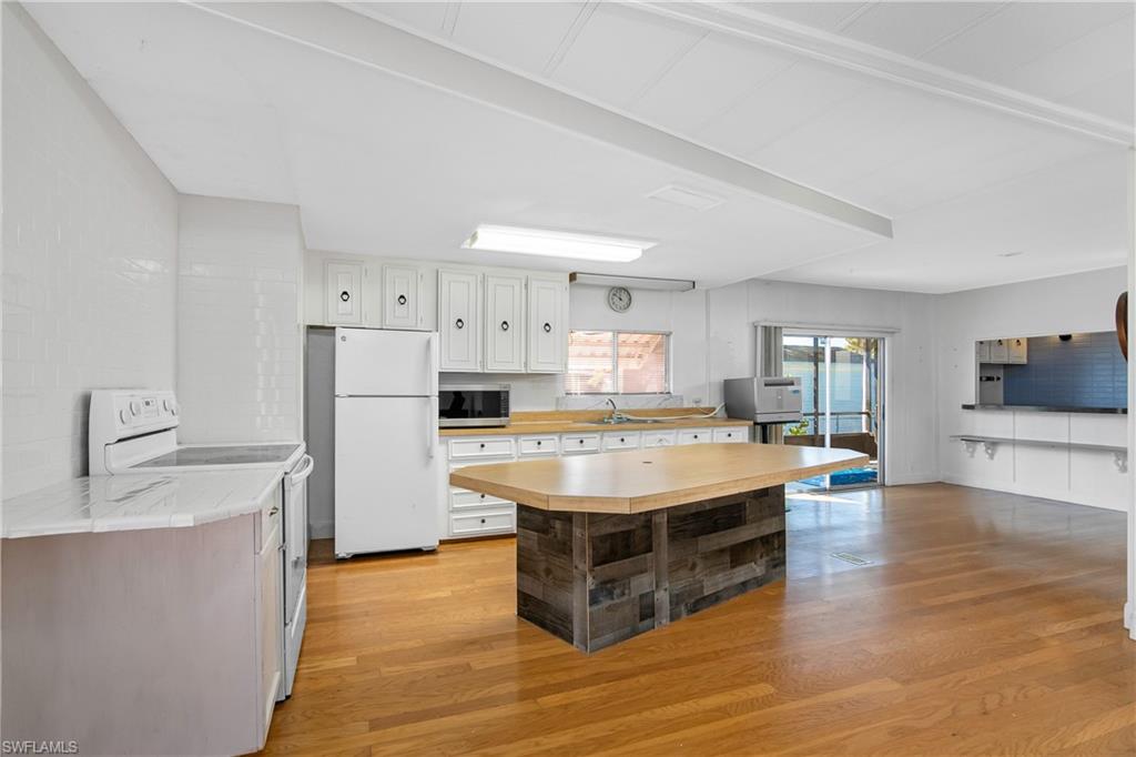 IMPERIAL BONITA ESTATES - Residential