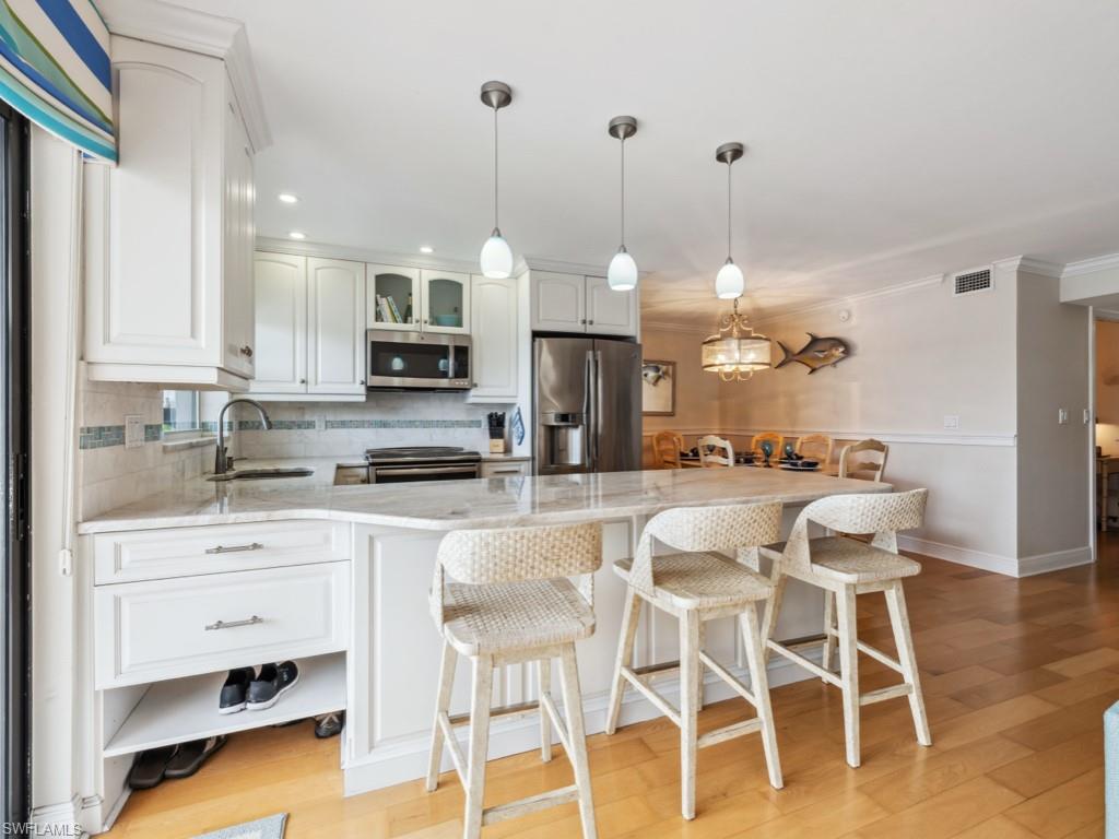 3200 Gulf Shore BLVD N 407