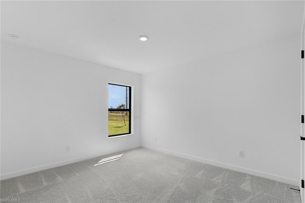 MIRROR LAKES - Residential