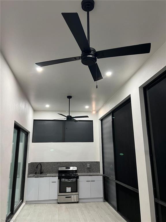 GOLDEN GATE ESTATES - Residential