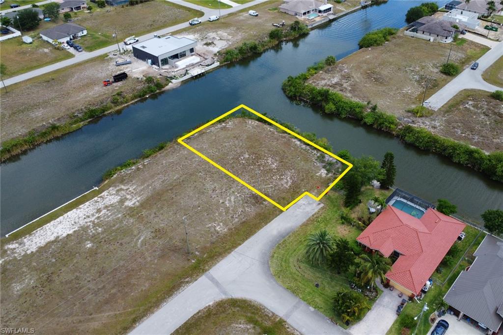 CAPE CORAL - Land