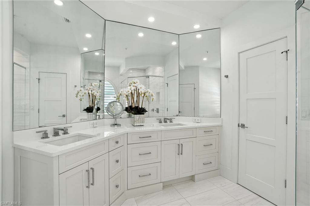 MEWS OF NAPLES - Residential