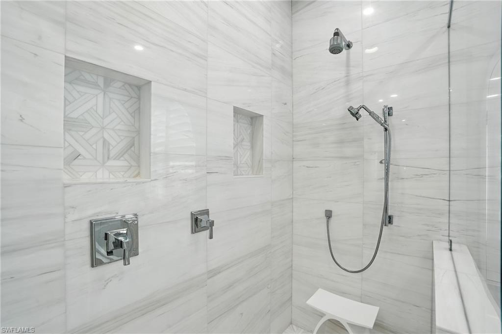 MEWS OF NAPLES - Residential