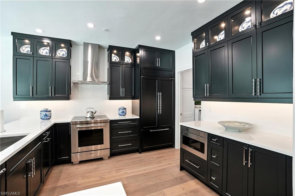 MEWS OF NAPLES - Residential