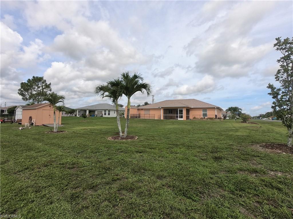 MIRROR LAKES - Residential