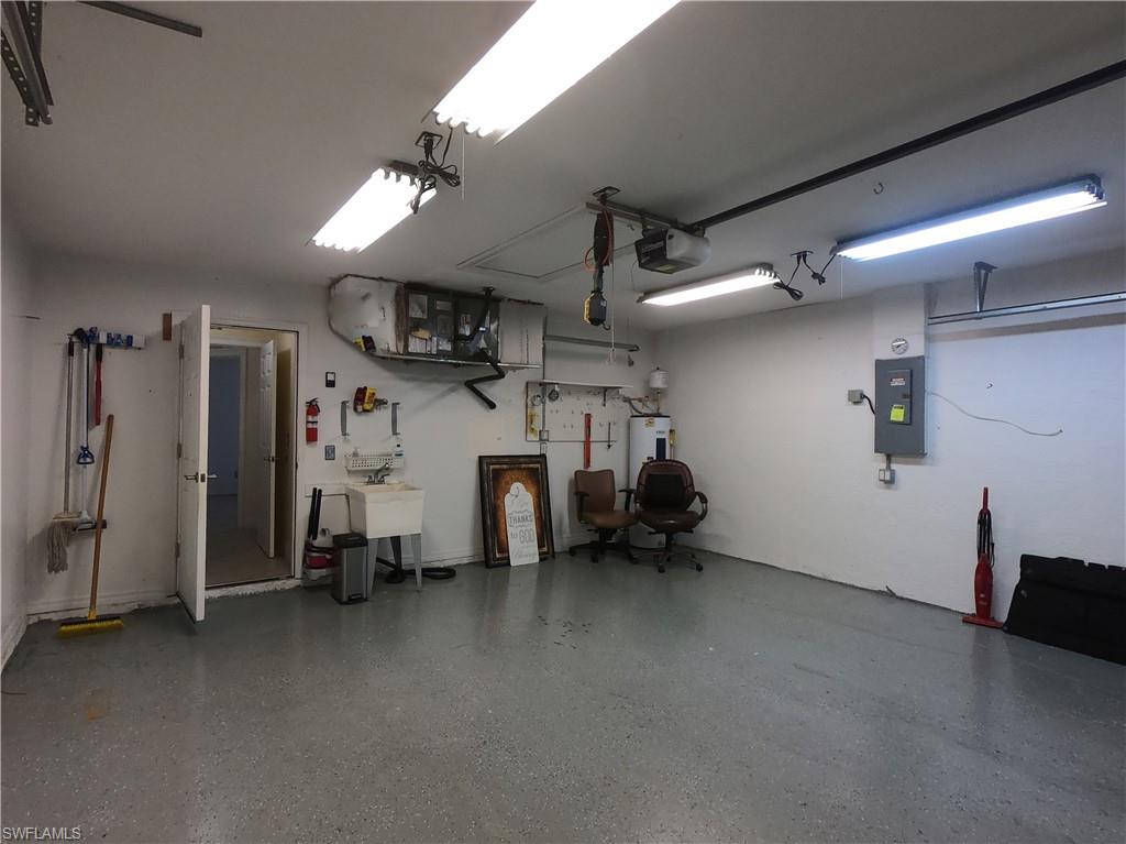 MIRROR LAKES - Residential