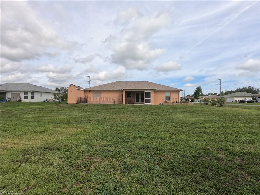 MIRROR LAKES - Residential