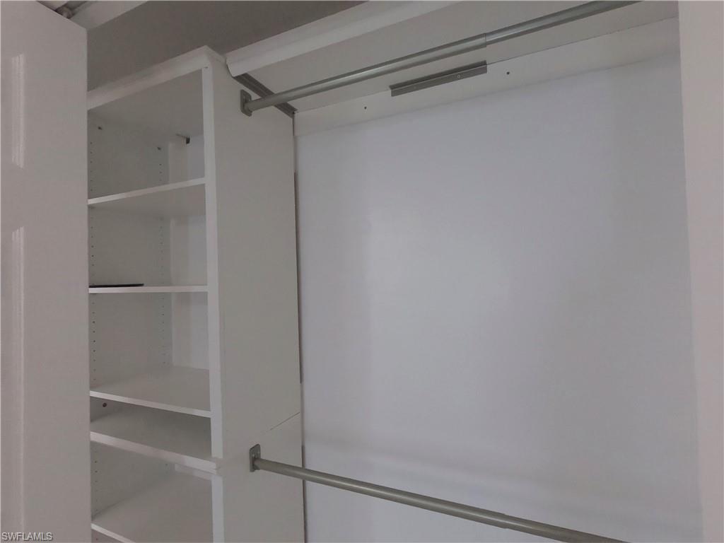 MIRROR LAKES - Residential