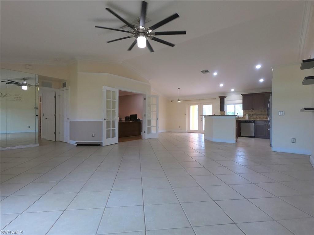 MIRROR LAKES - Residential