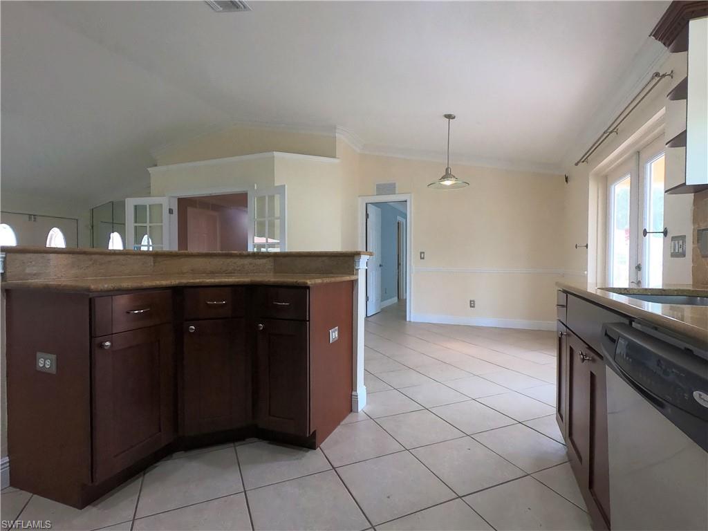 MIRROR LAKES - Residential