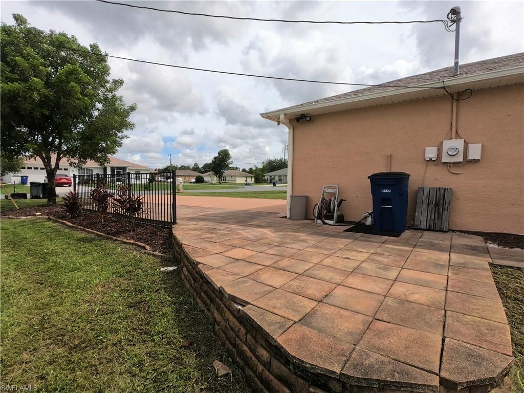 MIRROR LAKES - Residential