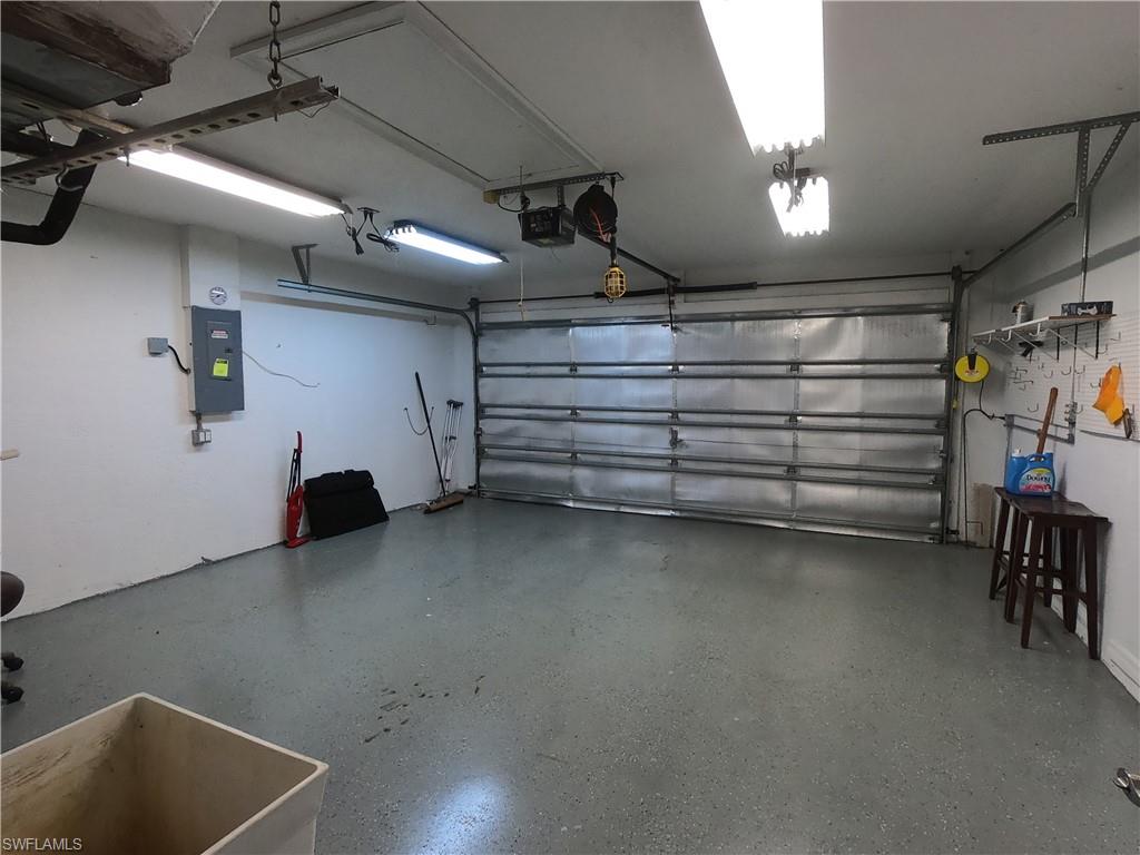 MIRROR LAKES - Residential