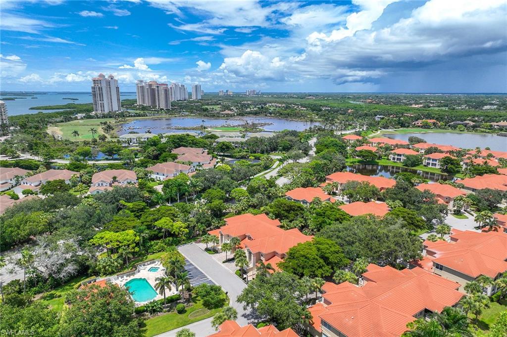 THE HAMPTONS - Residential Lease