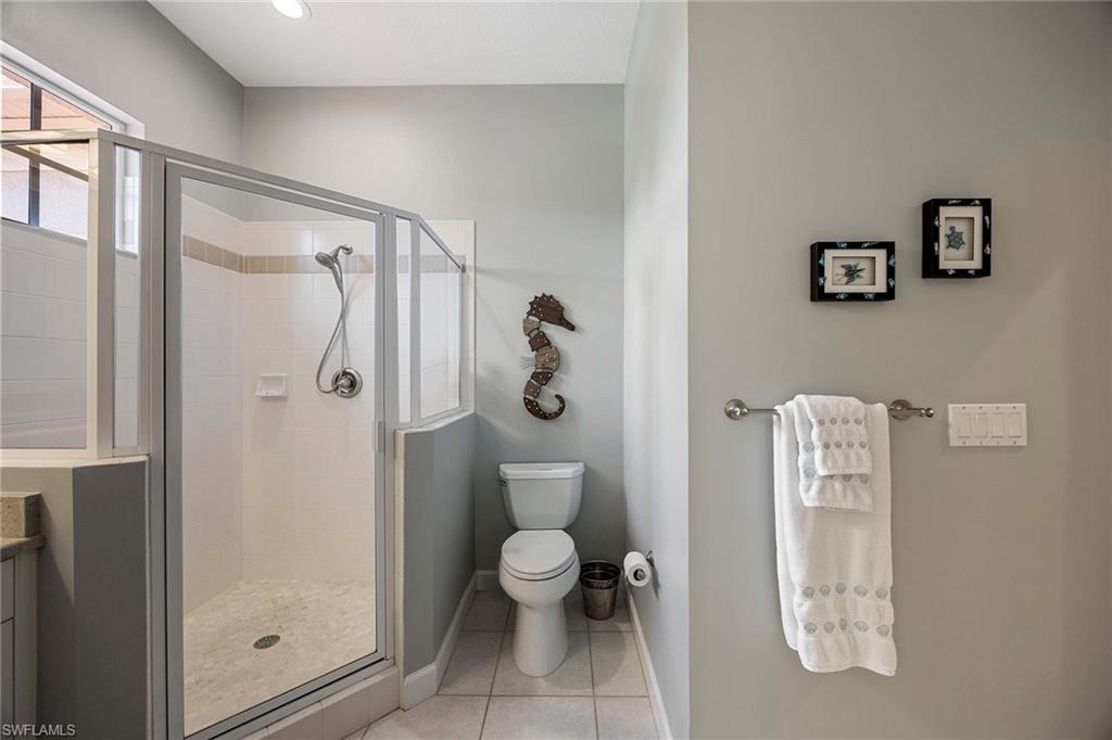 THE HAMPTONS - Residential Lease