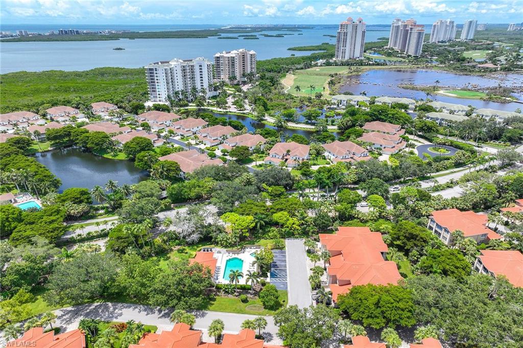 THE HAMPTONS - Residential Lease