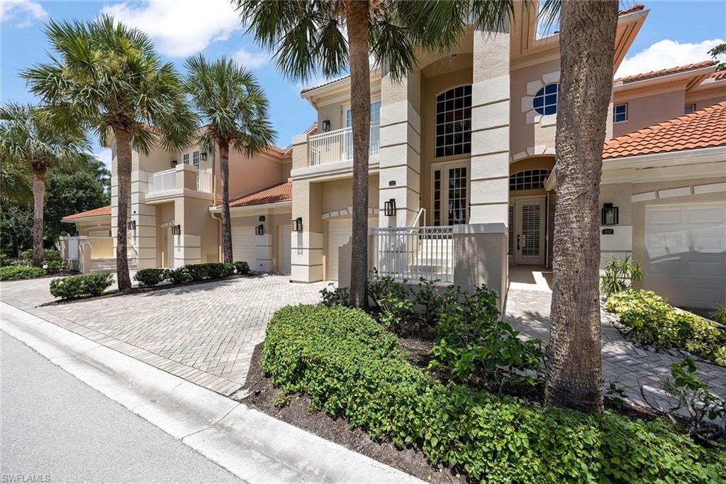 THE HAMPTONS - Residential Lease