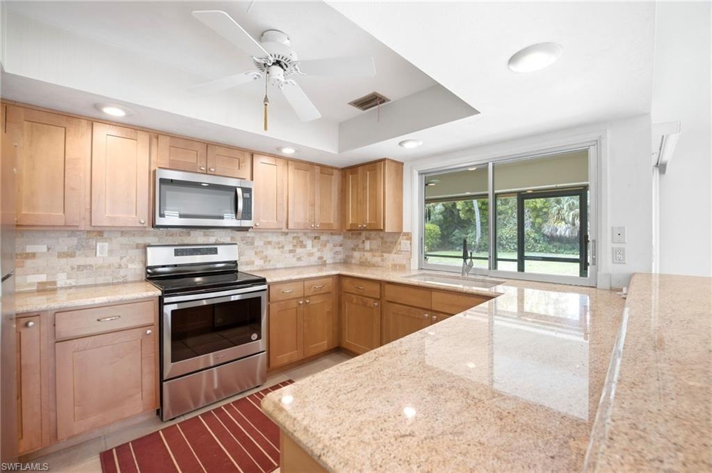 3066 Round Table LN