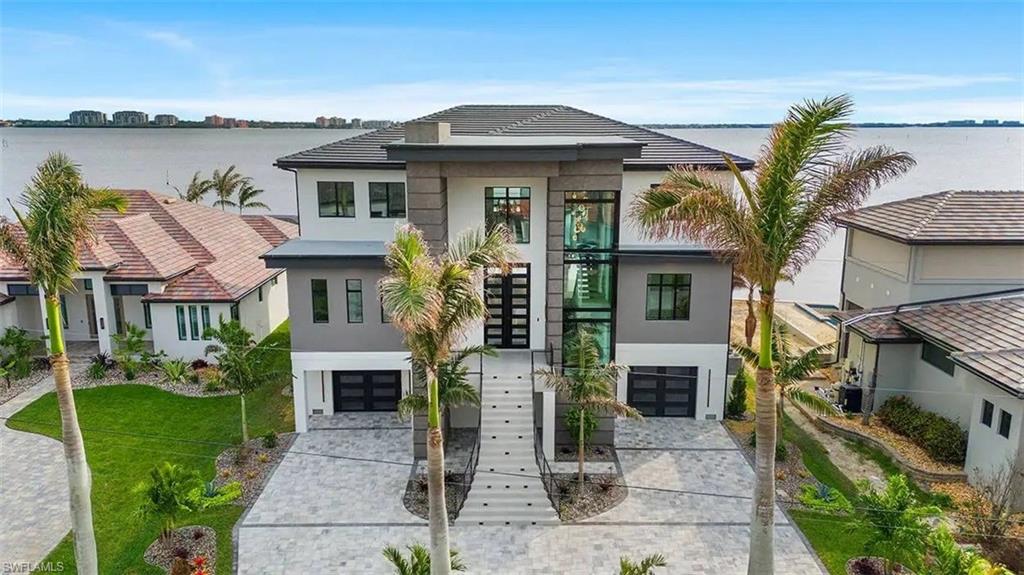 GRAND OLE MAN - Land