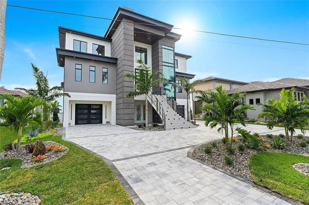 GRAND OLE MAN - Land