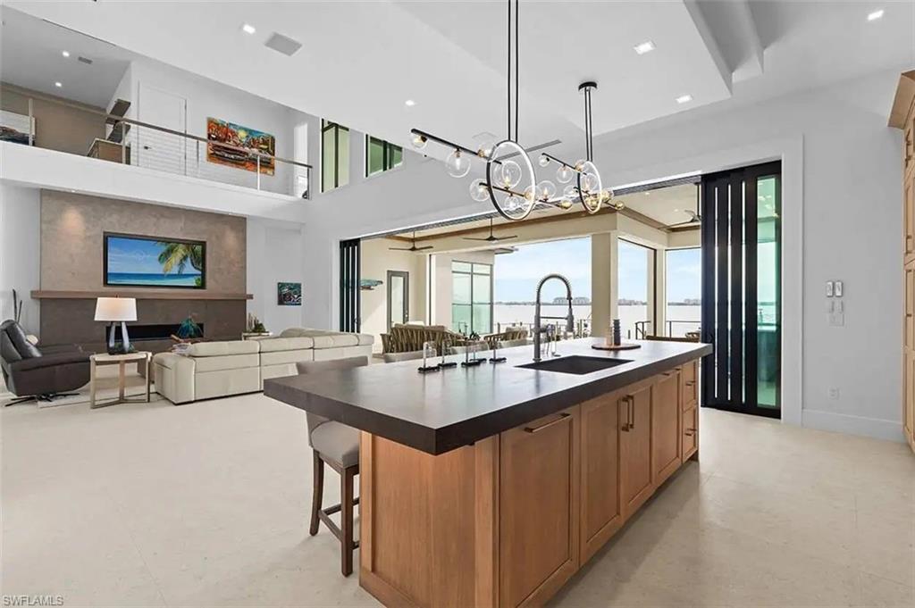 GRAND OLE MAN - Land