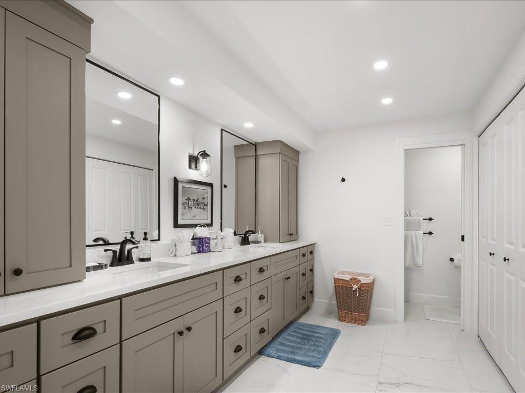 MOORINGS - Residential