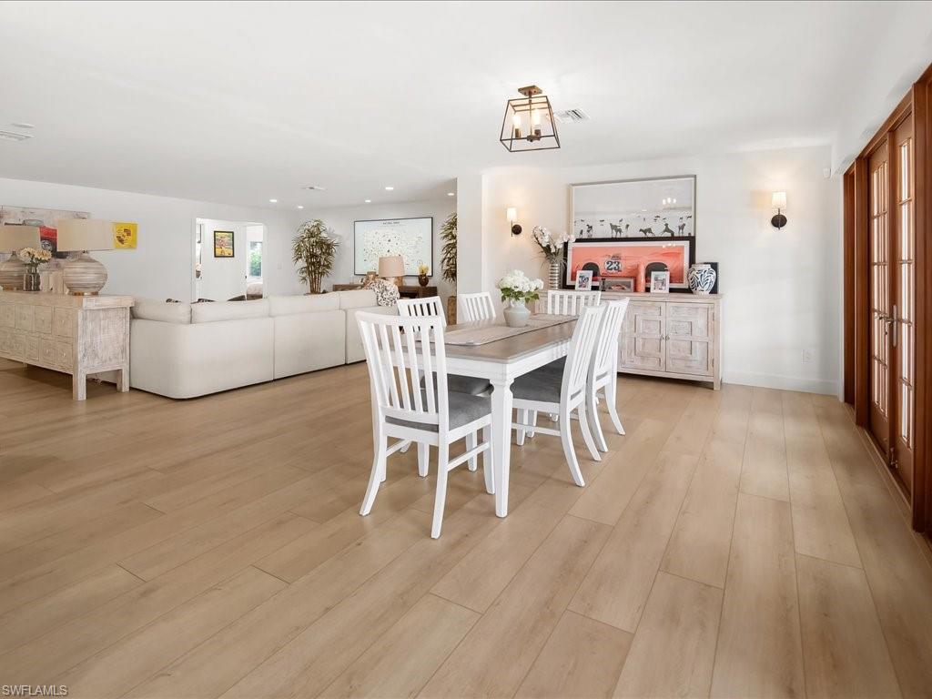 MOORINGS - Residential