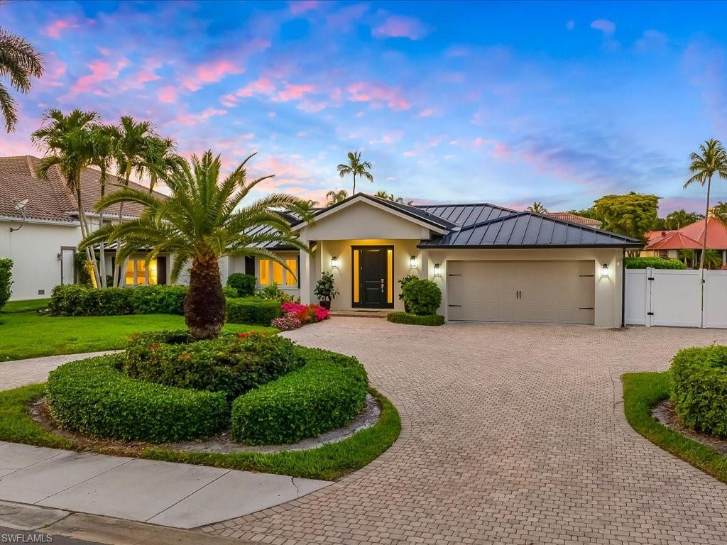 MOORINGS - Residential