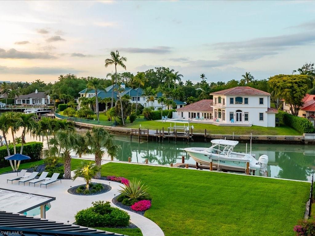 MOORINGS - Residential