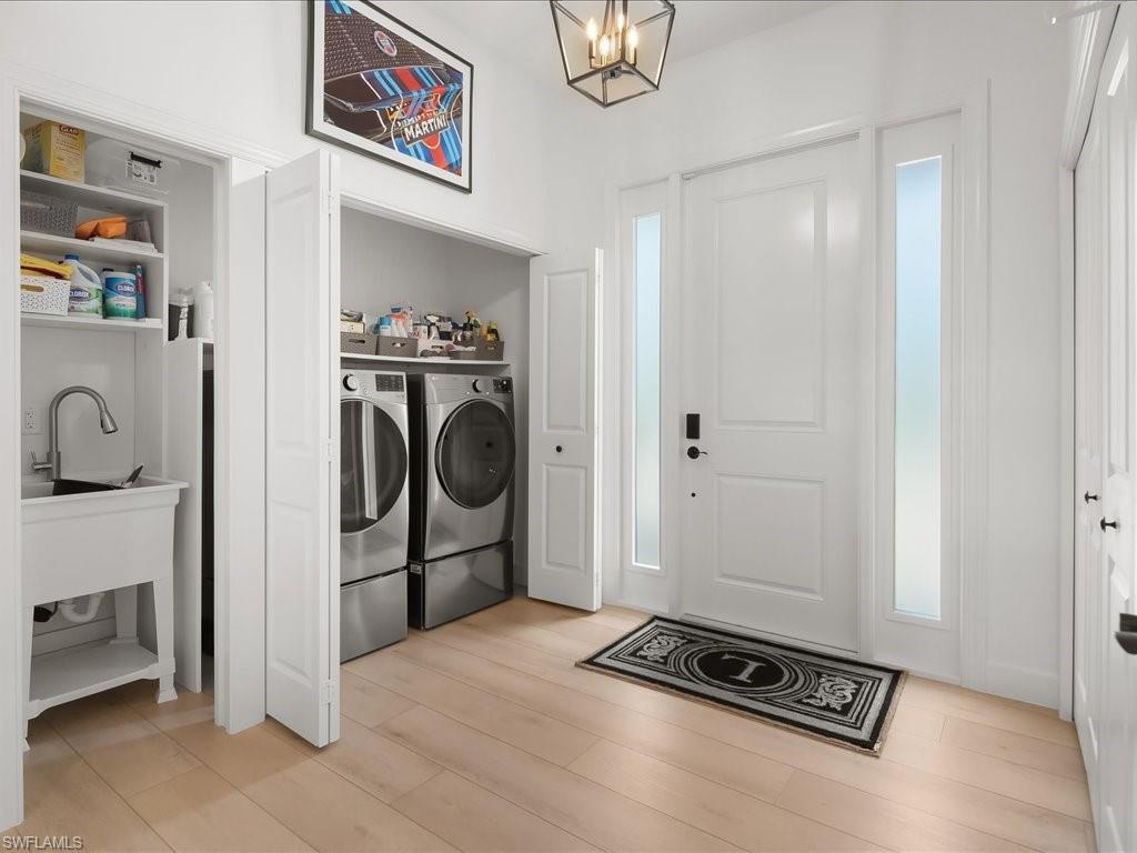 MOORINGS - Residential